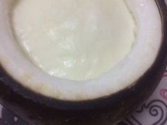 -志龙皇冠吃货椰子铺