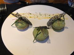 盘煎银鳕鱼配黑橄榄酱汁-AZUL by FUEL蓝色·法式酒馆(琶醍店)