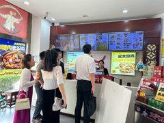 -牛一嘴·兰州牛肉面·大盘鸡(财富中心店)