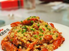 -肥肥虾庄·金牌油焖大虾(汉口城市广场店)