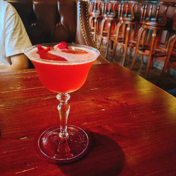 小魔王酒吧little devil bar-"82不着调清吧探店 | 假装自己是个能