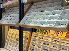 -诺柯视眼镜-蔡司依视路官方工厂店(淞南一店)