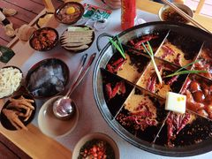 -正贰捌经重庆老火锅(建设路店)