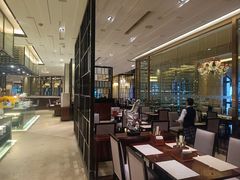 -广州万富希尔顿酒店·感趣自助餐厅·金秋蟹宴生蚝海鲜刺身