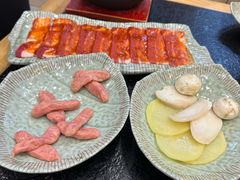 -臻牛烤肉