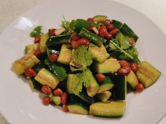 醋花生拍黄瓜-汤城小厨•粤菜•靓汤(望京凯德mall店)