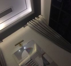 -侨治发型