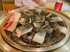 -围炉肉舍•炭烤活鳗•丹东海鲜烤肉(步行街店)