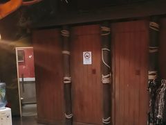 -暴风岛沉浸式体验馆(百联世纪店)