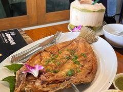 -Chom Cafe and Restaurant
