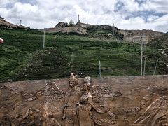 -比如骷髅墙景区