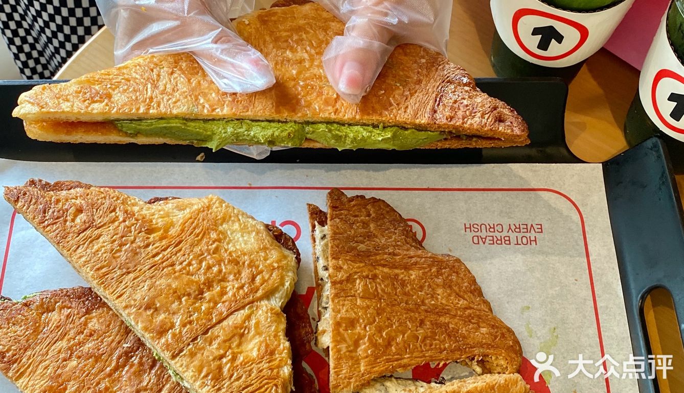 海口龙湖天街！排队也要吃的。。。