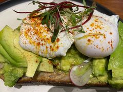 牛油果温泉蛋吐司-O'mills Sourdough Bakery&Bistro(永嘉路店)