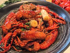 -肥肥虾庄·金牌油焖大虾(汉街SKP店)