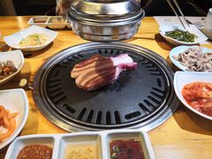 -唯成•韩国炭火烤肉 유성고기