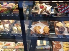 面包甜点陈列柜-星巴克(上海汇锦里店)