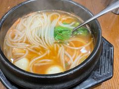 砂锅米粉-猪脑壳凉面(武陵源店)