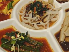 小吃五拼-令氏家外家周秦食府(高新店)