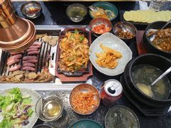 -臻牛烤肉