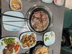 -金滏山烤肉·海鲜·火锅自助餐厅(襄阳万达店)
