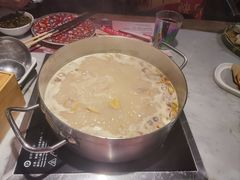 -尚尚仙·酸汤猪手·猪肚鸡火锅(华联万柳购物中心店)