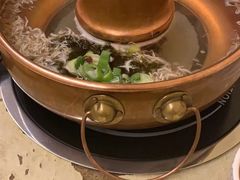 -洞庭洲·防空洞火锅·烧烤·铜锅涮肉(新百广场店)