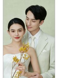 -雪中彩影婚纱摄影·微光艺术中心