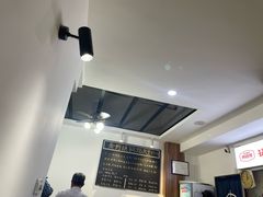 -黄阿姨锅贴大王(万航渡路店)