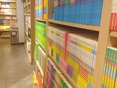 -新华书店(保利水城店)