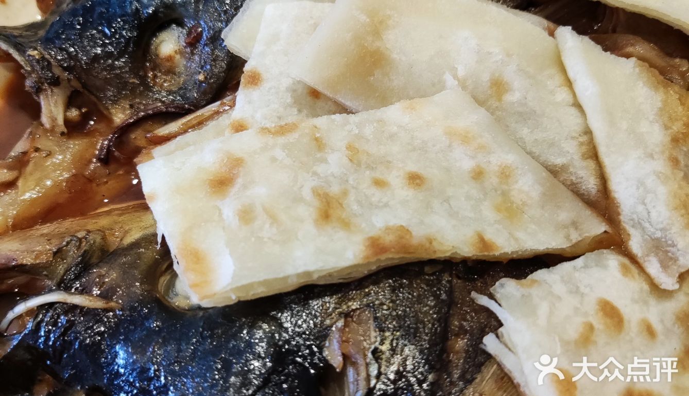一层进来扫码登记，乘坐电梯来到三层