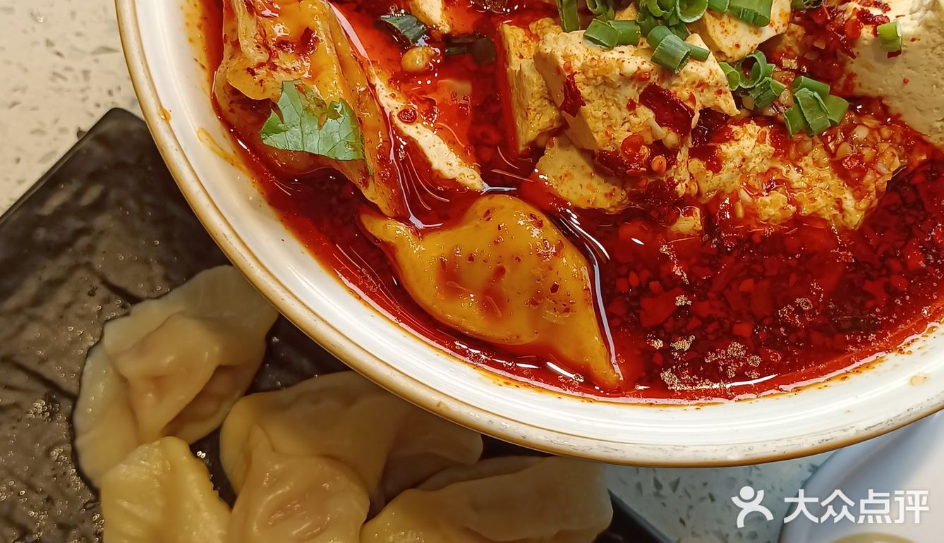 铁锅炖羊肉加个烤羊腿，简直了！！
