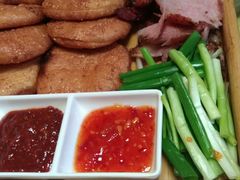 小饼炭烧肉-龙香居海鲜浑锅家常菜·特色驴肉