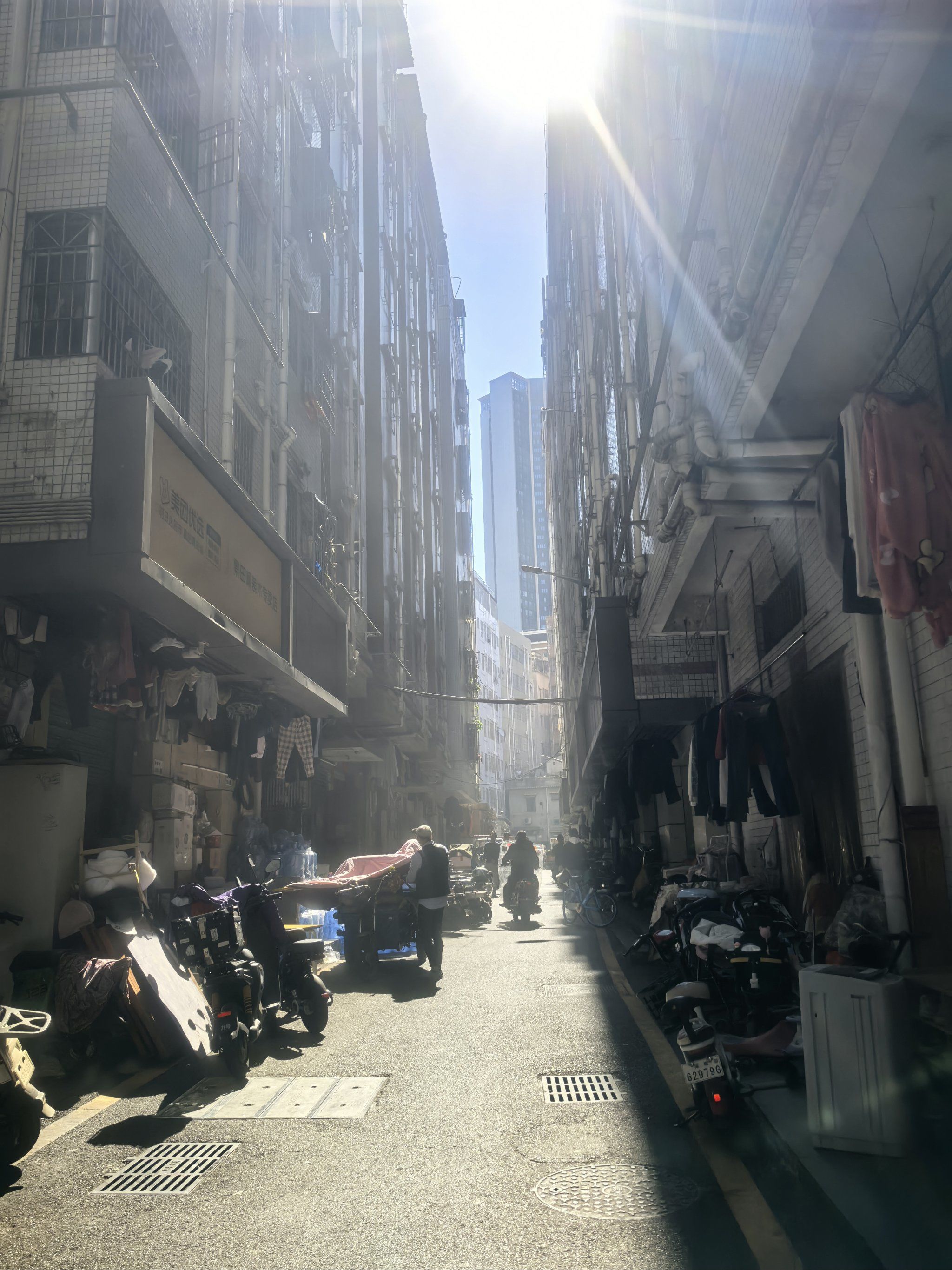 探索未知的小巷子