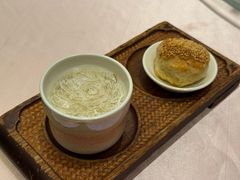 文思豆腐配蟹壳黄-江南灶中餐厅(南京香格里拉店)