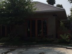 -Chom Cafe and Restaurant