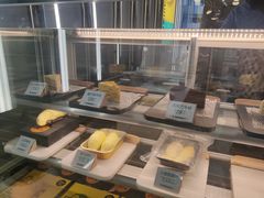面包甜点陈列柜-猫王榴莲世家(三里屯SOHO商场店)