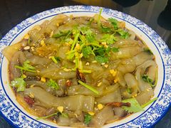 -粘豆包柴火铁锅炖