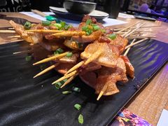 -临界音乐酒馆·小龙虾·江湖菜(华熙LIVE·鱼洞店)