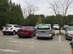 -西郊宾馆-地面停车场