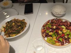 -辣小妮de川菜馆(红旗Mall店)