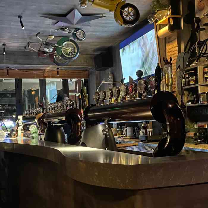 base酒肆 cocktail&whisky-"肚子饿却不想吃饭八点就踏进酒吧是不是有