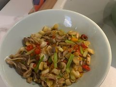 -费大厨辣椒炒肉(高铁吾悦广场店)