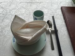 餐具摆设-蔓兰家的四季S0餐厅·融合菜(当代MOMA店)