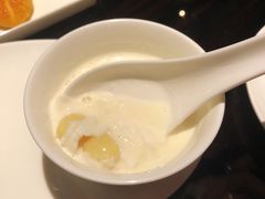 莲子蛋白杏仁茶-北京四季酒店·采逸轩