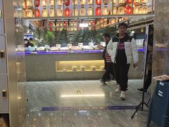 -锤头鲨毛肚海鲜烤肉自助餐厅(国购广场店)