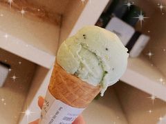 -MADO冰淇淋咖啡馆(淘金店)