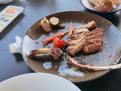 -三亚亚龙湾瑞吉酒店·宴悦Driftwood·游水海鲜·牛排·草坪·私人定制