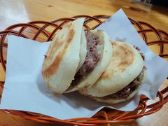 -闫家驴肉火烧(五四店)