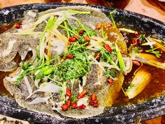 油泼多宝鱼-老东镇啤酒屋海鲜加工·蒸汽海鲜·海鲜烧烤(台东店)