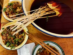 -拈签一笑黄牛肉辣卤串串